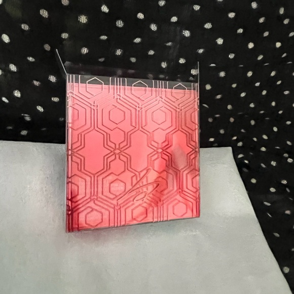 MAC Anime Ltd edition eyeshadow quad. Brand new in box. - Picture 2 of 8